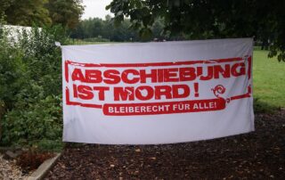 Abschiebung ist Mord (https://www.flickr.com/photos/95755882@N04/9552825301)